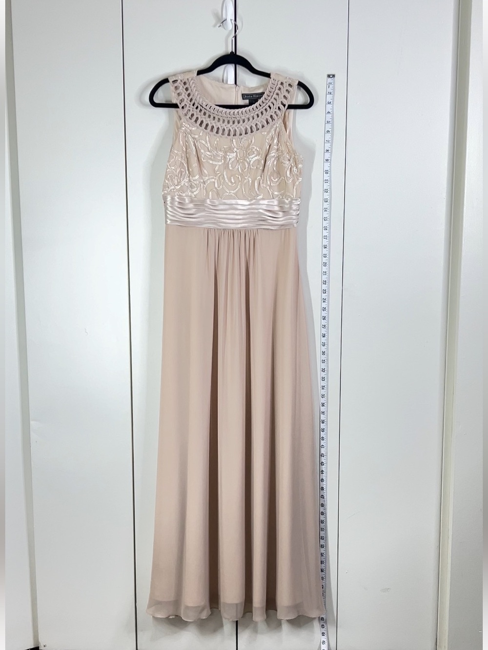 JESSICA HOWARD Formal Size 10 Long Champagne Halter Dress